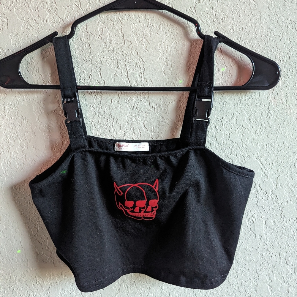 Skull crop top